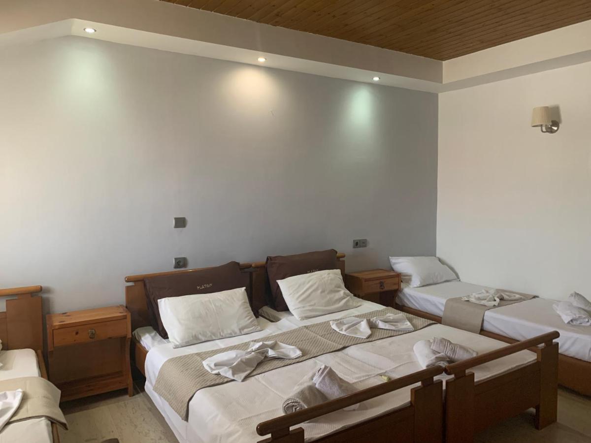 Platon Hotel Néoi Póroi Buitenkant foto