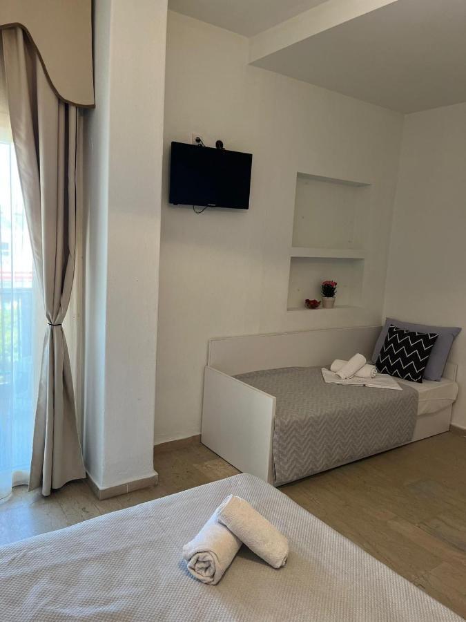 Platon Hotel Néoi Póroi Buitenkant foto