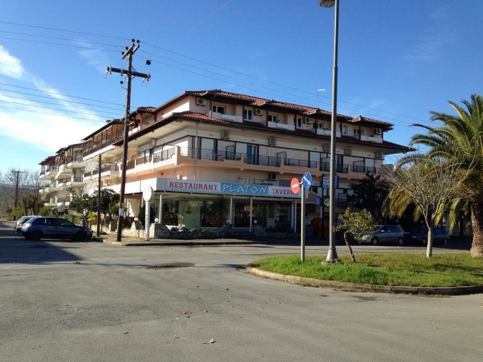 Platon Hotel Néoi Póroi Buitenkant foto